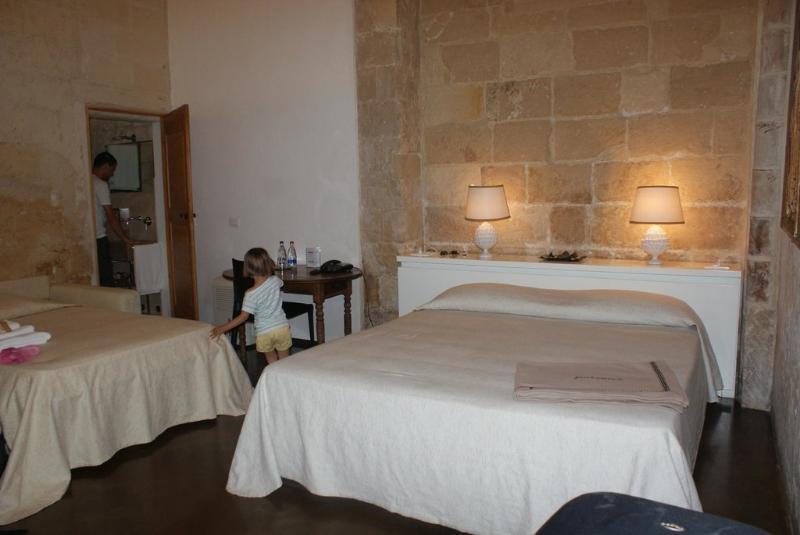 Palazzo Persone Dimora Storica Bed & Breakfast Lecce Luaran gambar