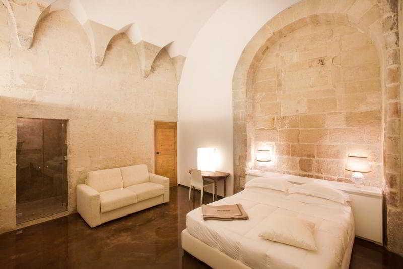 Palazzo Persone Dimora Storica Bed & Breakfast Lecce Luaran gambar