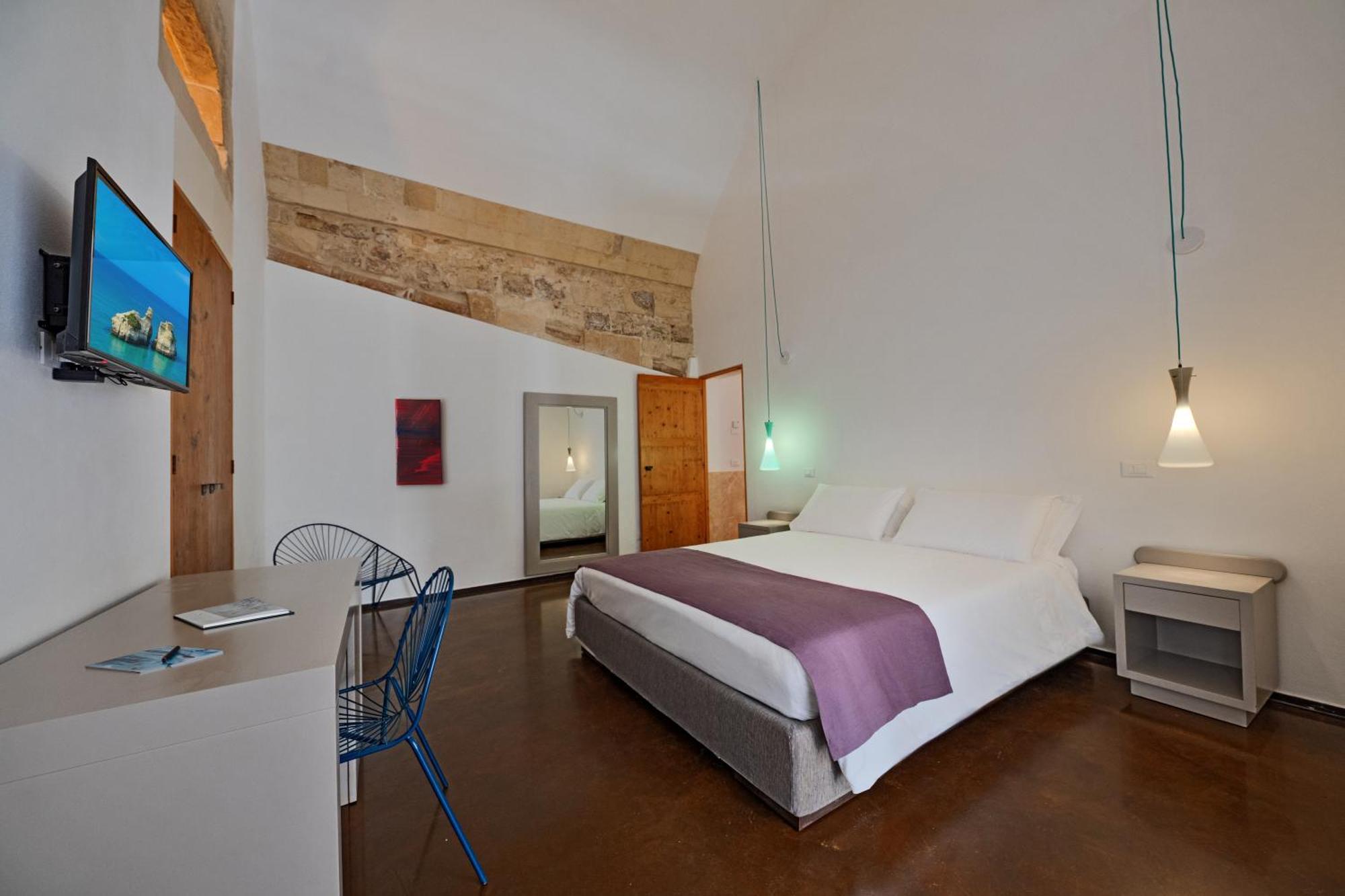 Palazzo Persone Dimora Storica Bed & Breakfast Lecce Luaran gambar
