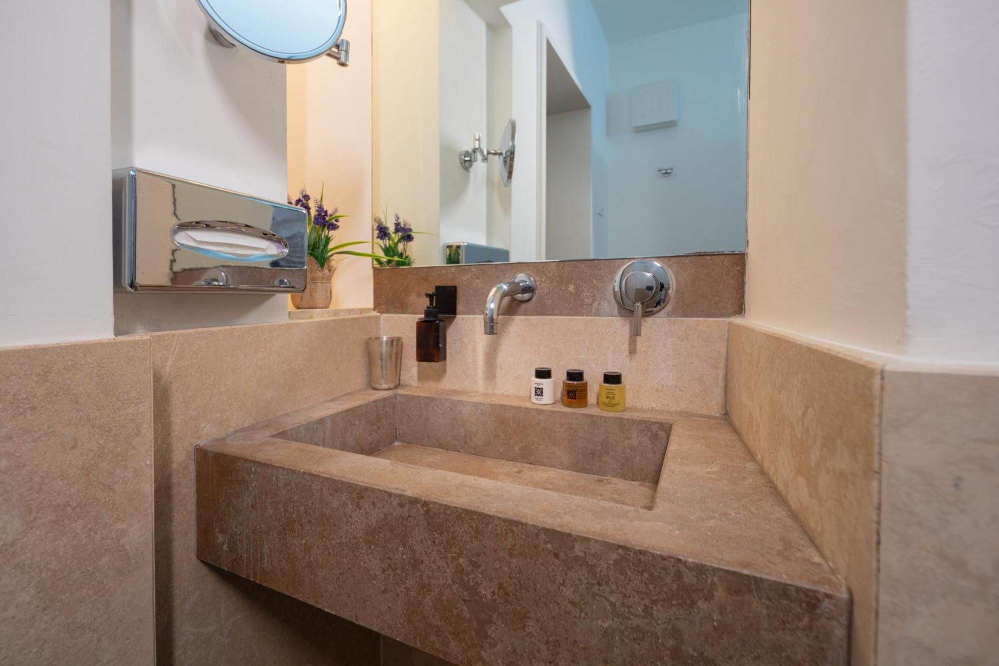 Palazzo Persone Dimora Storica Bed & Breakfast Lecce Luaran gambar