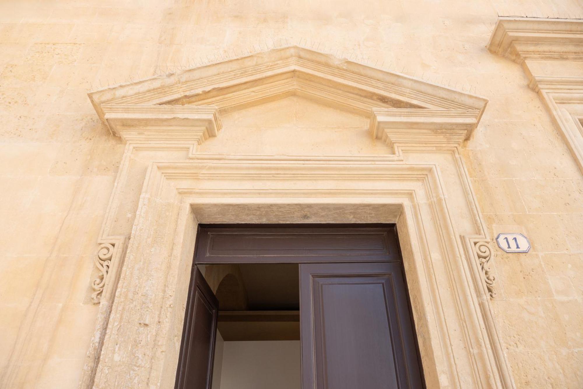 Palazzo Persone Dimora Storica Bed & Breakfast Lecce Luaran gambar