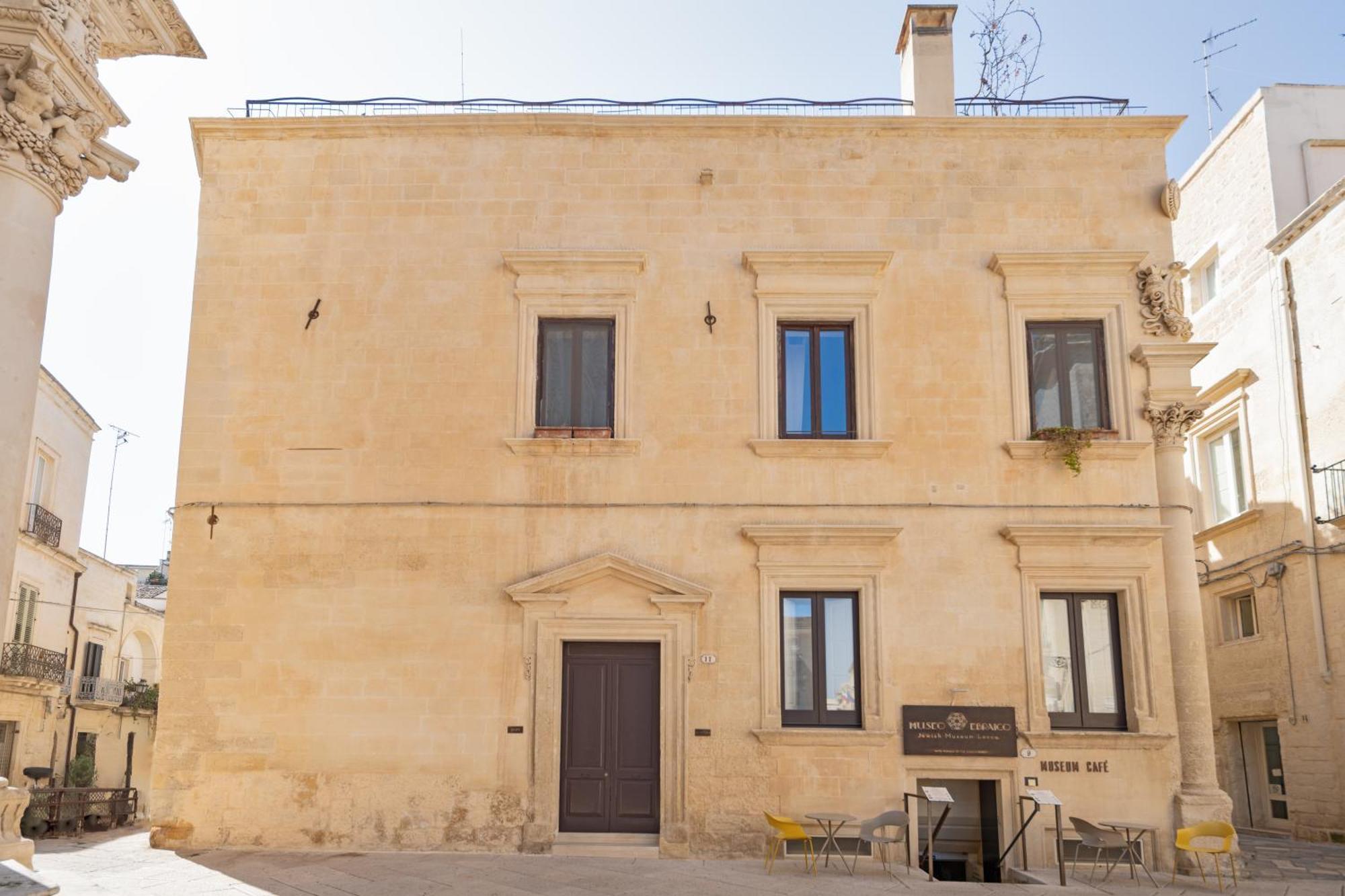 Palazzo Persone Dimora Storica Bed & Breakfast Lecce Luaran gambar